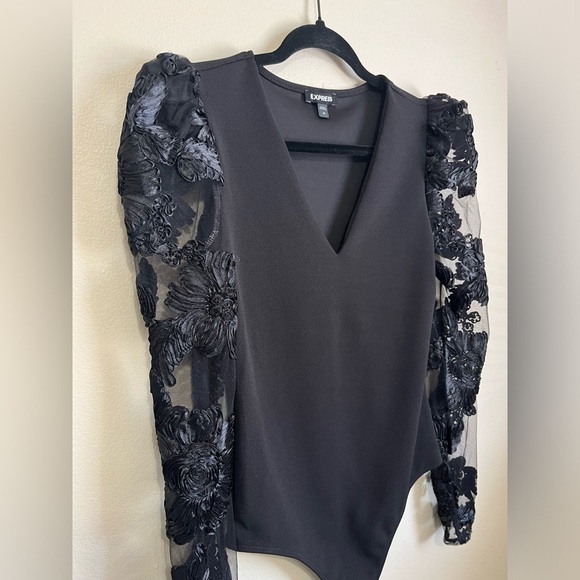 Express Floral Lace Puff Sleeve Vneck Body Suit in Black Size XS - Picture 4 of 8